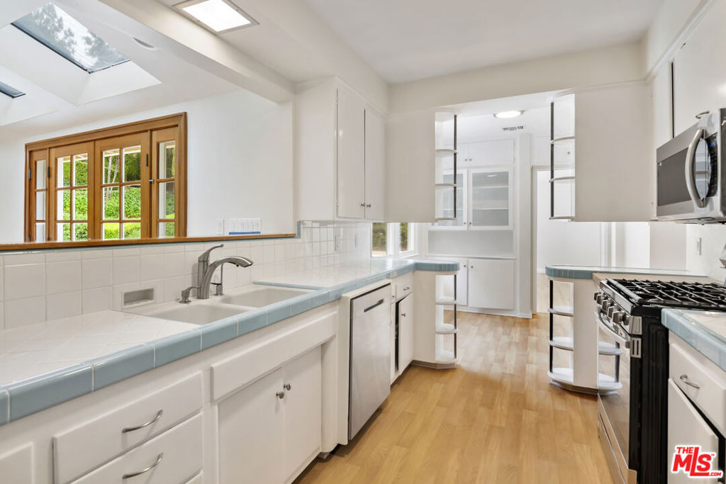 18080 Karen Drive - Photo 29