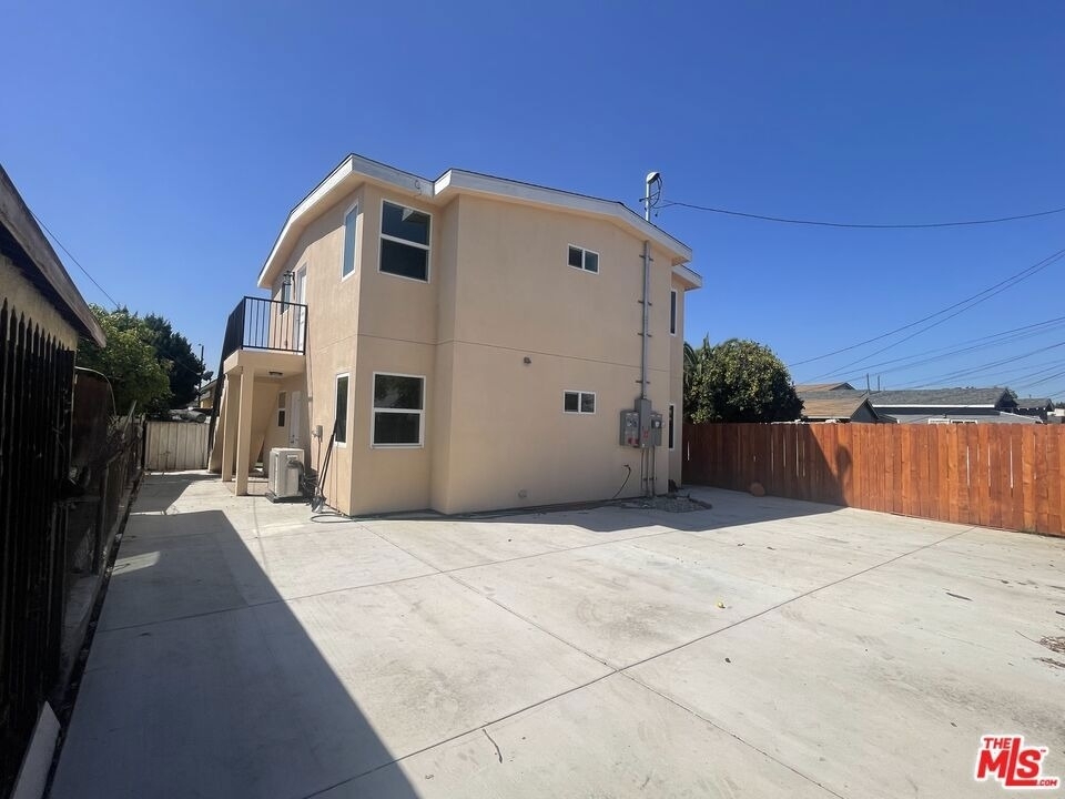 1363 23rd St Street - Photo 2