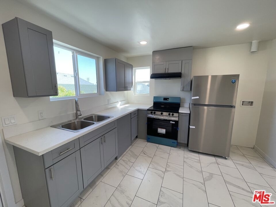 1363 23rd St Street - Photo 1