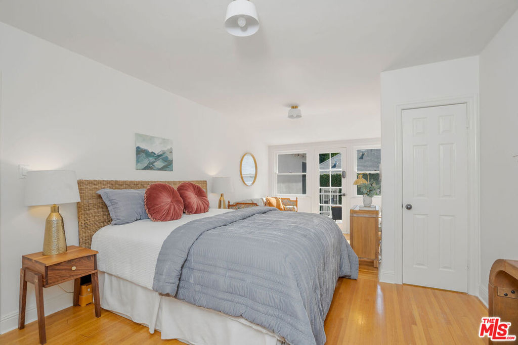 4712 Burnet Avenue - Photo 11