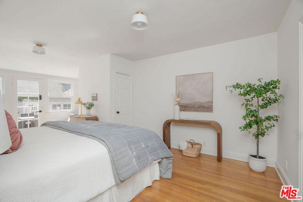 4712 Burnet Avenue - Photo 12