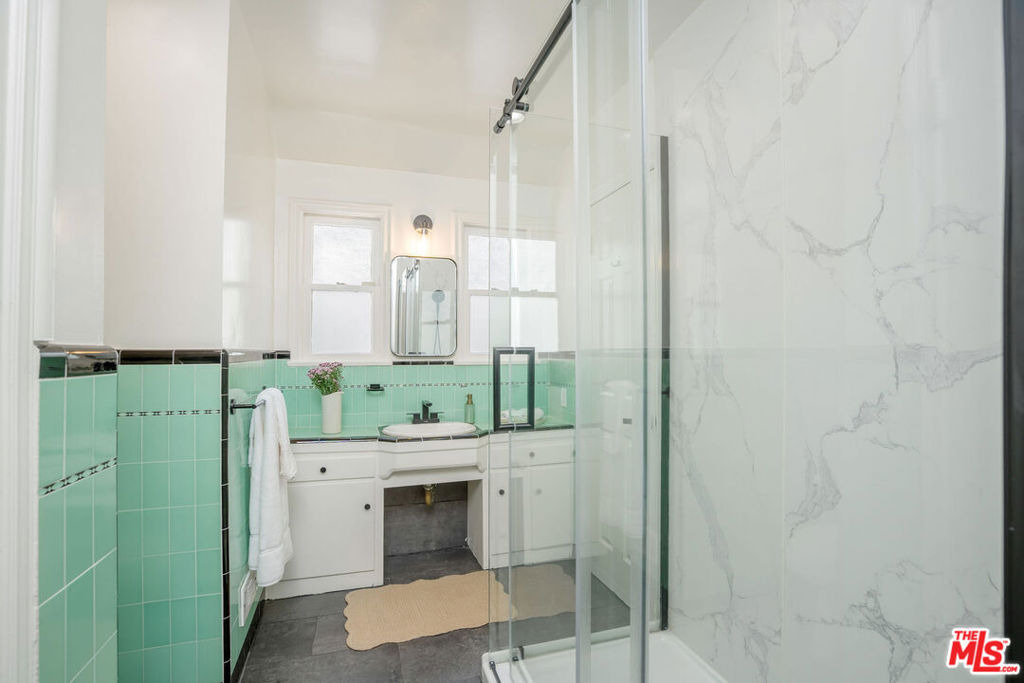 4712 Burnet Avenue - Photo 19