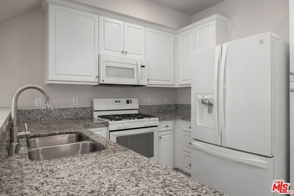 14122 W Willow Lane - Photo 13