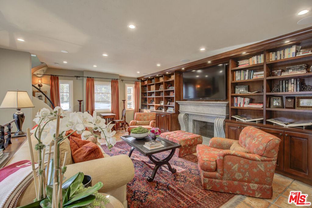 2880 Nichols Canyon Road - Photo 11