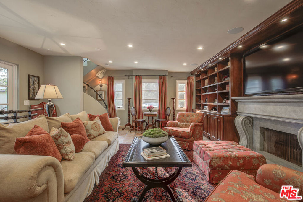2880 Nichols Canyon Road - Photo 12