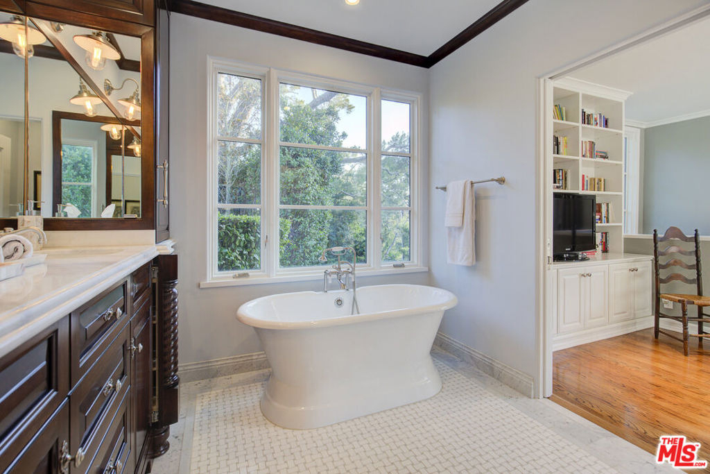 2880 Nichols Canyon Road - Photo 34