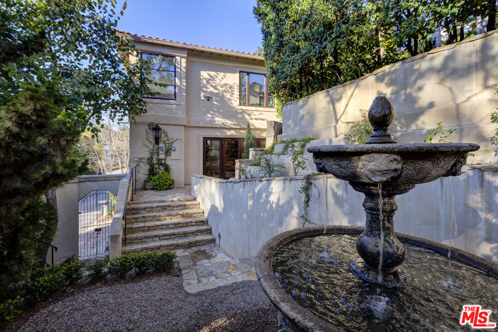 2880 Nichols Canyon Road - Photo 1