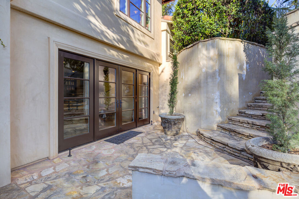 2880 Nichols Canyon Road - Photo 7