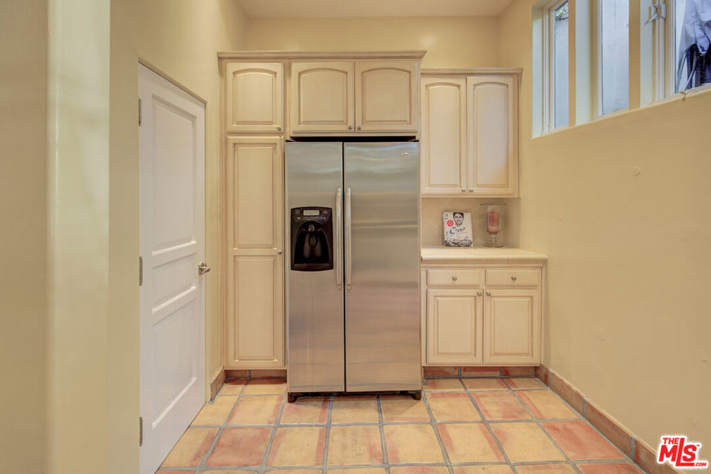 2880 Nichols Canyon Road - Photo 25