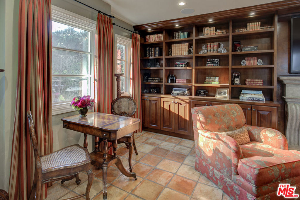 2880 Nichols Canyon Road - Photo 19