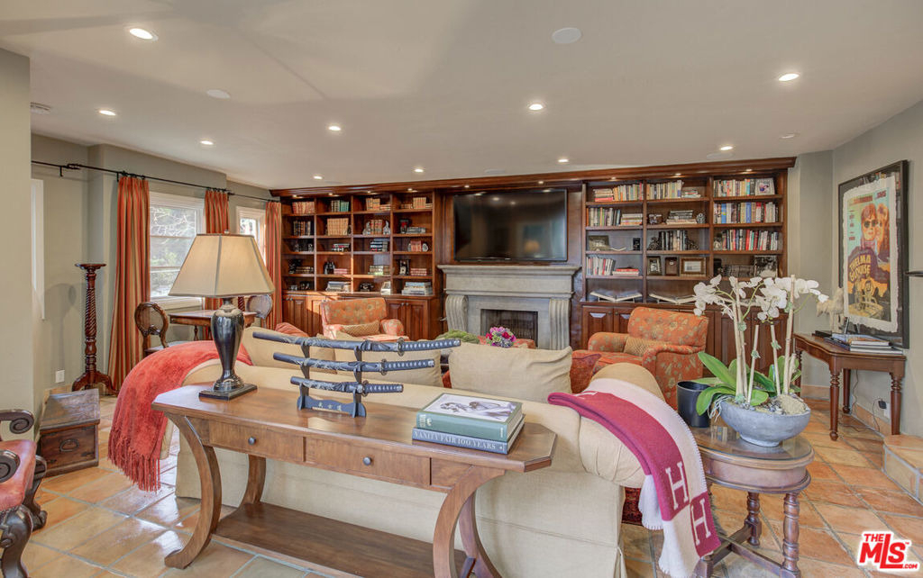2880 Nichols Canyon Road - Photo 10