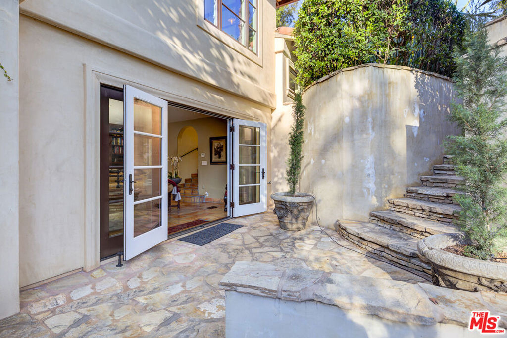 2880 Nichols Canyon Road - Photo 8