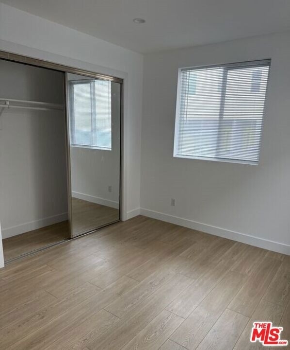 227 N Park View Street - Photo 7