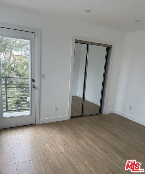227 N Park View Street - Photo 5