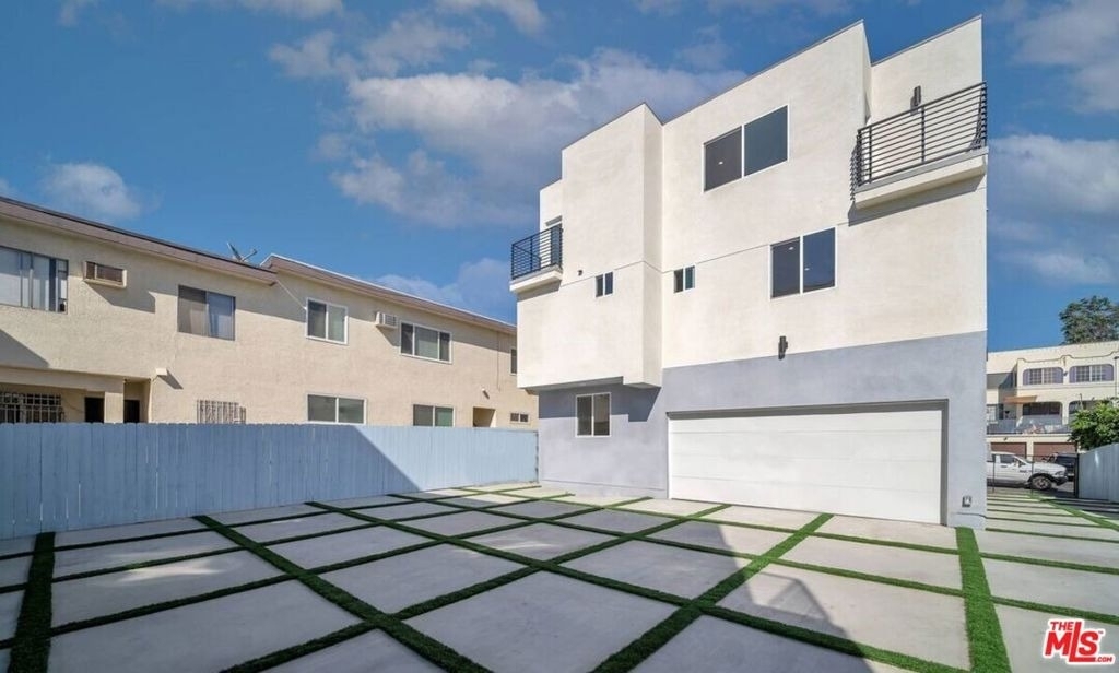 227 N Park View Street - Photo 22