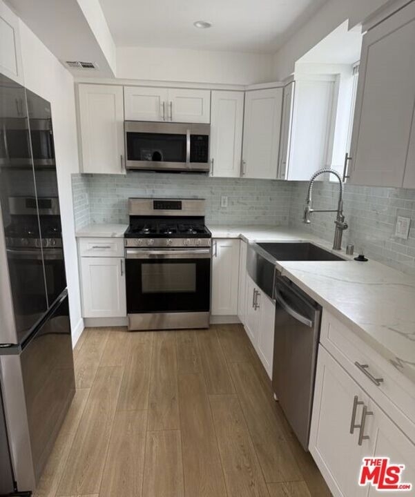 227 N Park View Street - Photo 13