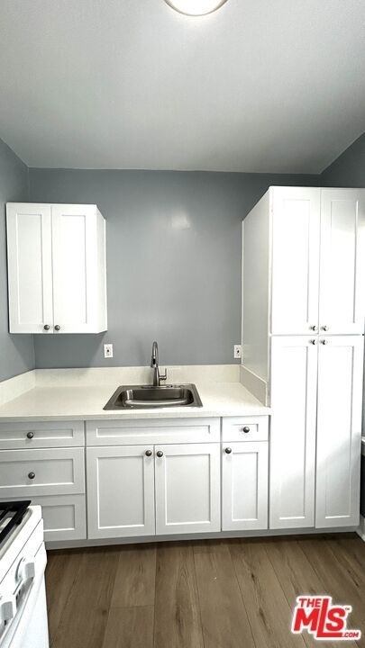 800 S Burlington Avenue - Photo 4
