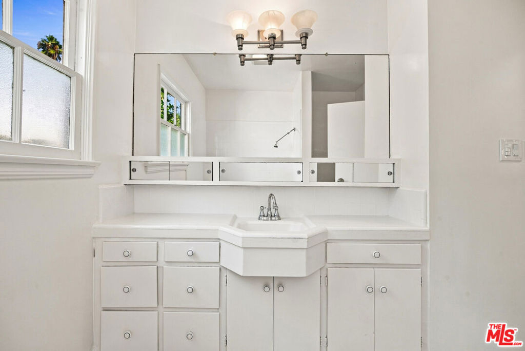 5631 Columbus Avenue - Photo 23