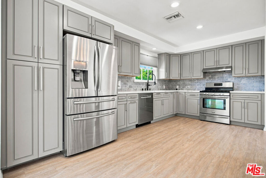 5631 Columbus Avenue - Photo 12