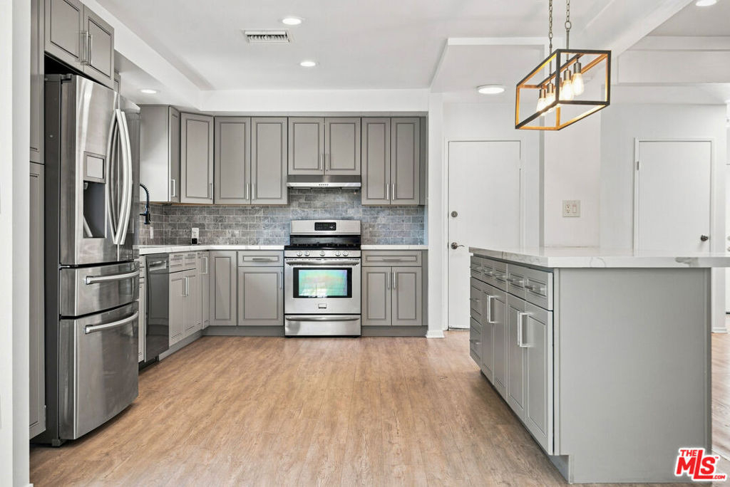5631 Columbus Avenue - Photo 10