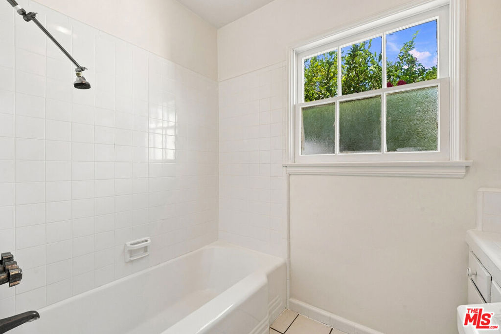 5631 Columbus Avenue - Photo 24