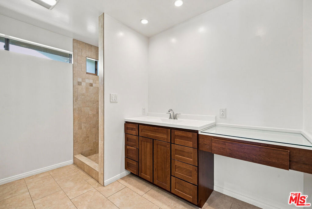 5631 Columbus Avenue - Photo 31