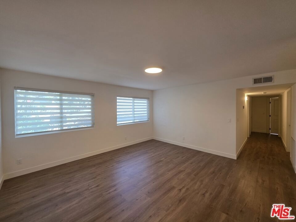 1260 Vin Scully Avenue - Photo 35