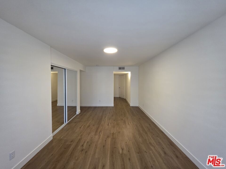 1260 Vin Scully Avenue - Photo 42
