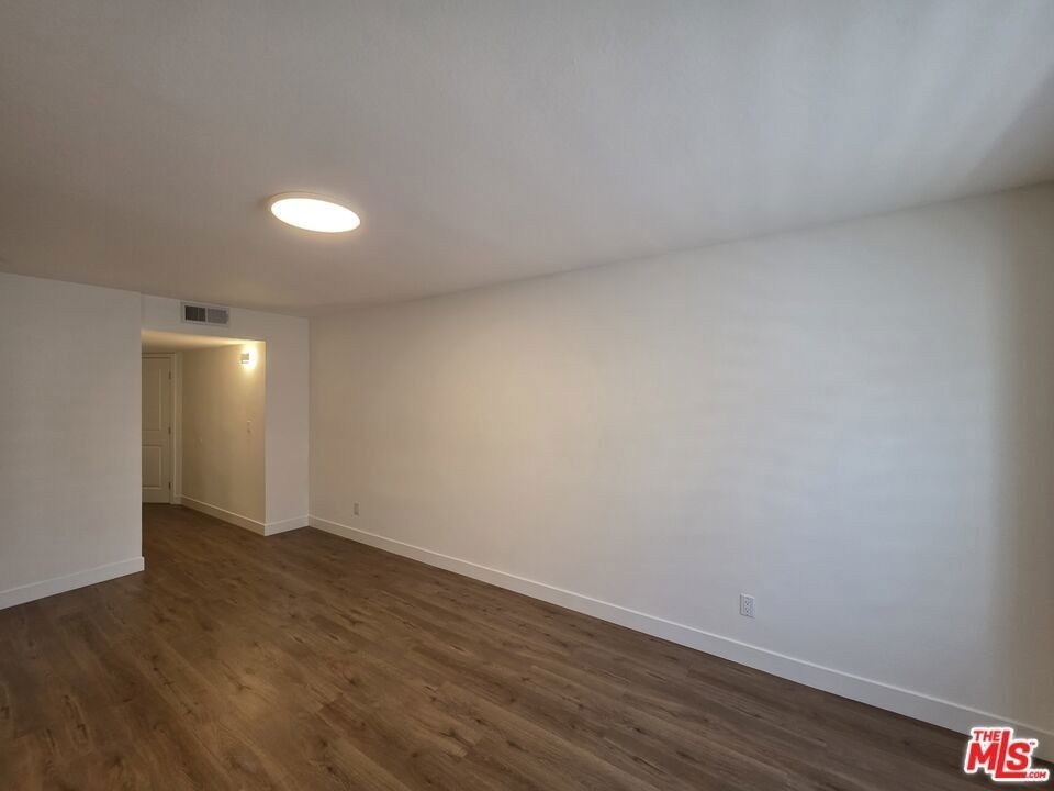 1260 Vin Scully Avenue - Photo 43