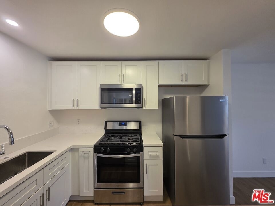 1260 Vin Scully Avenue - Photo 7