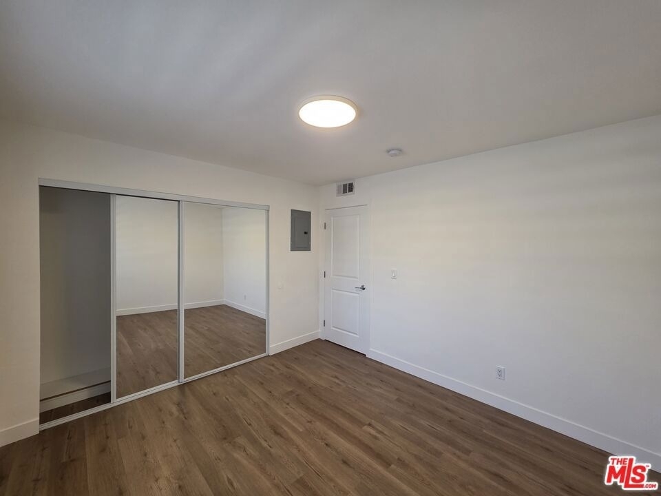 1260 Vin Scully Avenue - Photo 17
