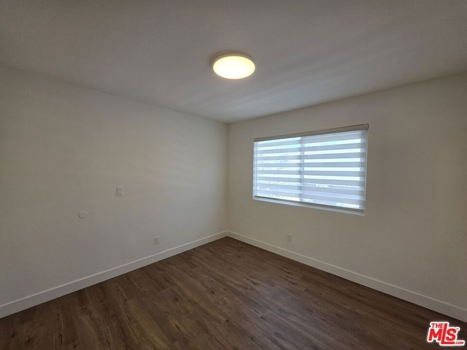 1260 Vin Scully Avenue - Photo 11