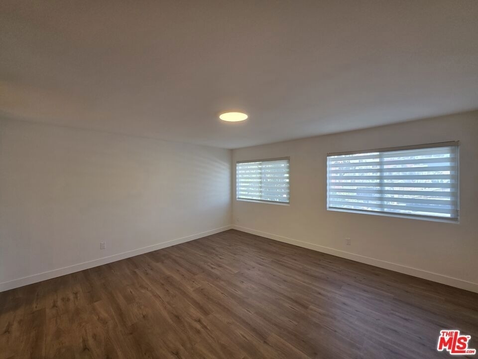 1260 Vin Scully Avenue - Photo 33