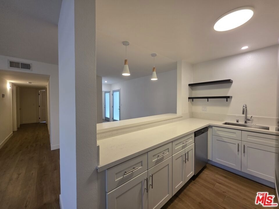 1260 Vin Scully Avenue - Photo 6