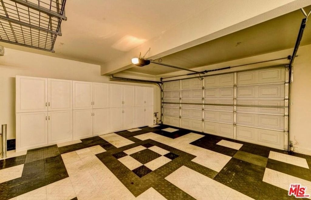 74 Townsend - Photo 8