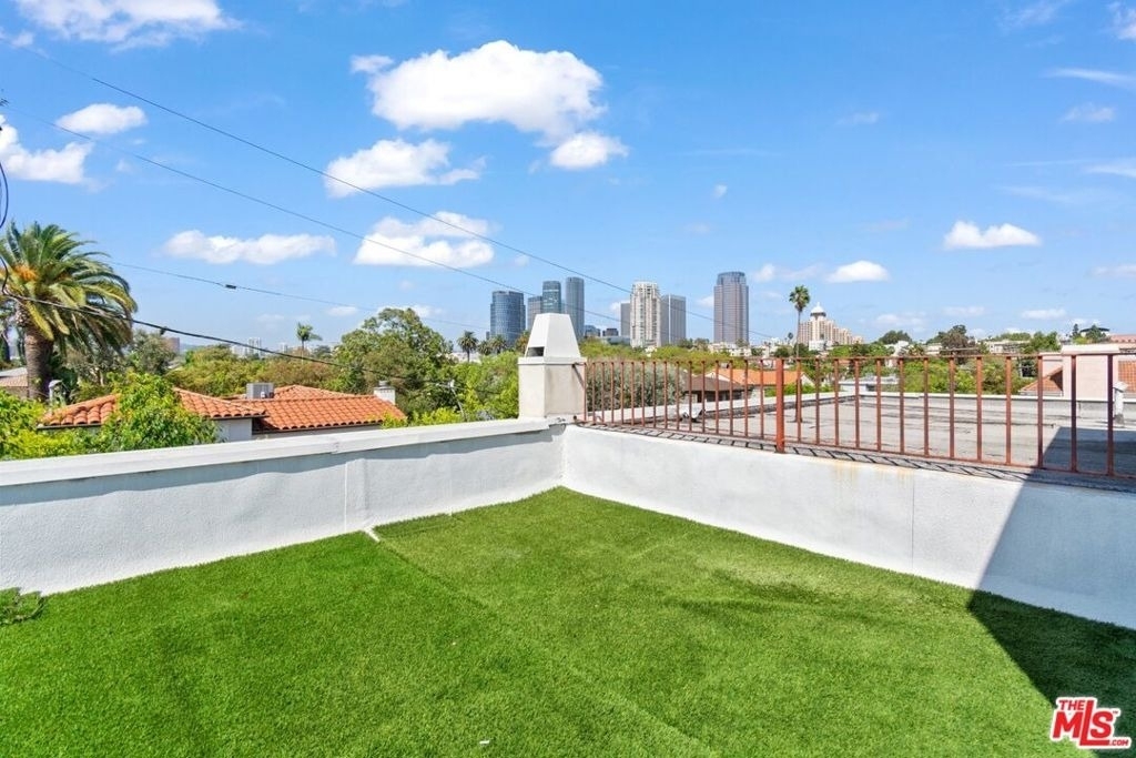 10389 Almayo Avenue - Photo 8