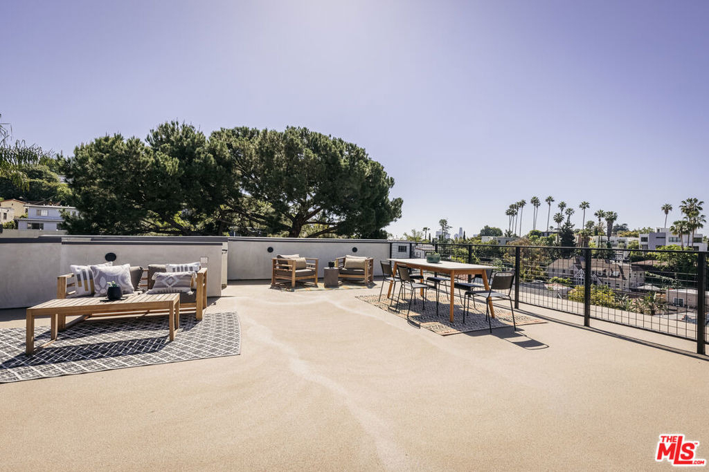 1628 Micheltorena Street - Photo 16
