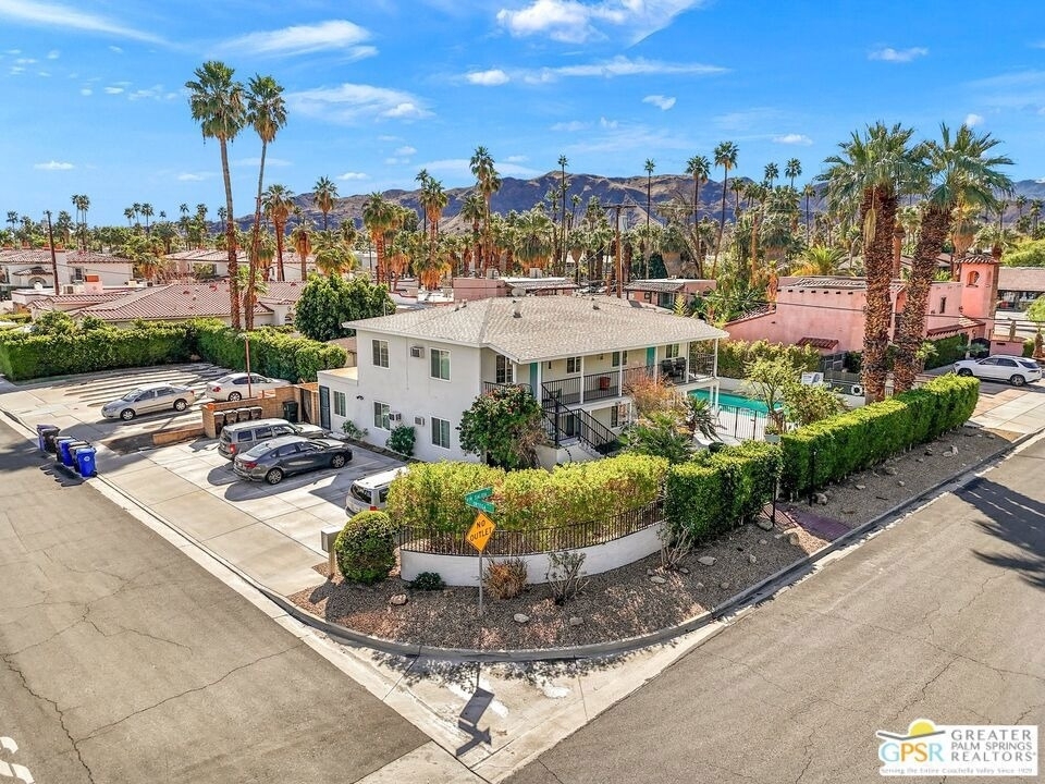 1674 S Via Salida - Photo 0