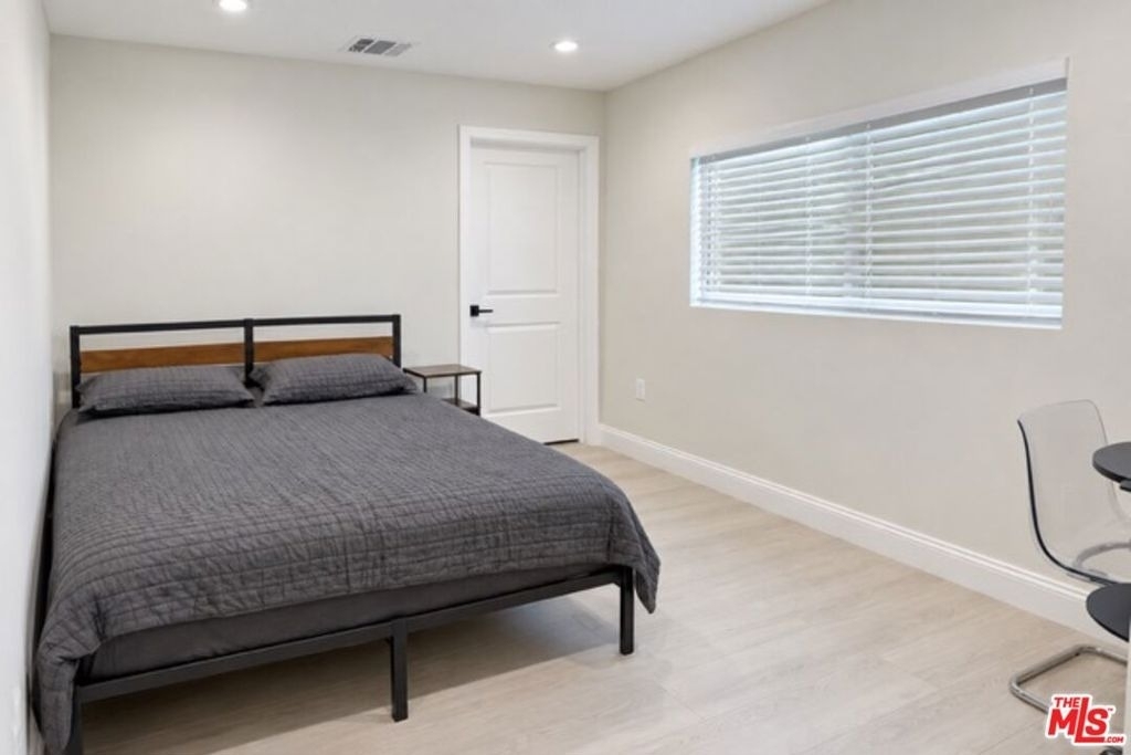 10743 Saticoy Street - Photo 7