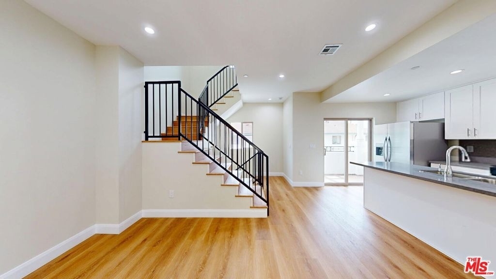 310 N 3rd Street - Photo 6