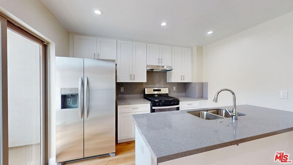 310 N 3rd Street - Photo 8