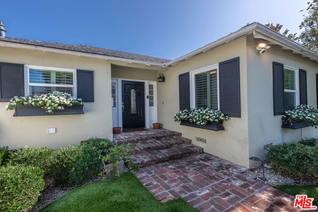 11350 Albata Street - Photo 2