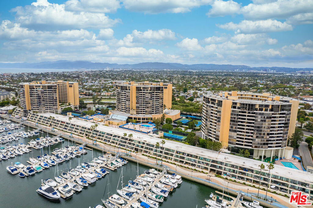 4337 Marina City Drive - Photo 36