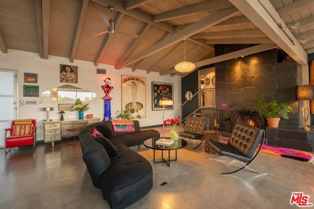 8147 Mulholland Terrace - Photo 17