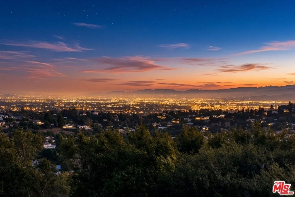8147 Mulholland Terrace - Photo 3