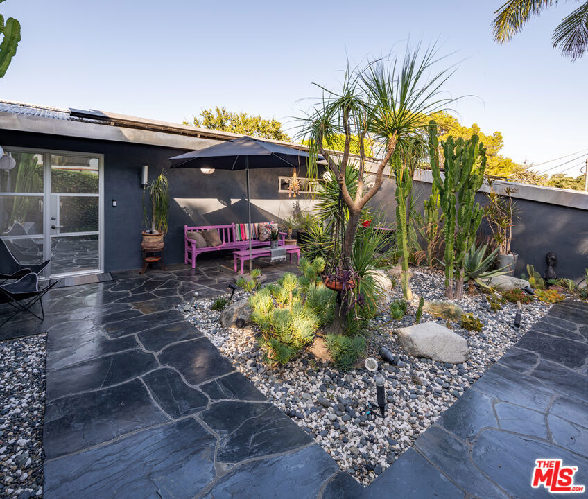 8147 Mulholland Terrace - Photo 11