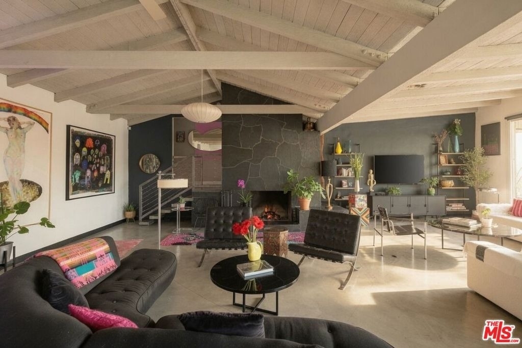 8147 Mulholland Terrace - Photo 16