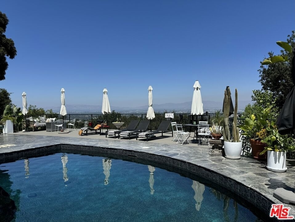 8147 Mulholland Terrace - Photo 41