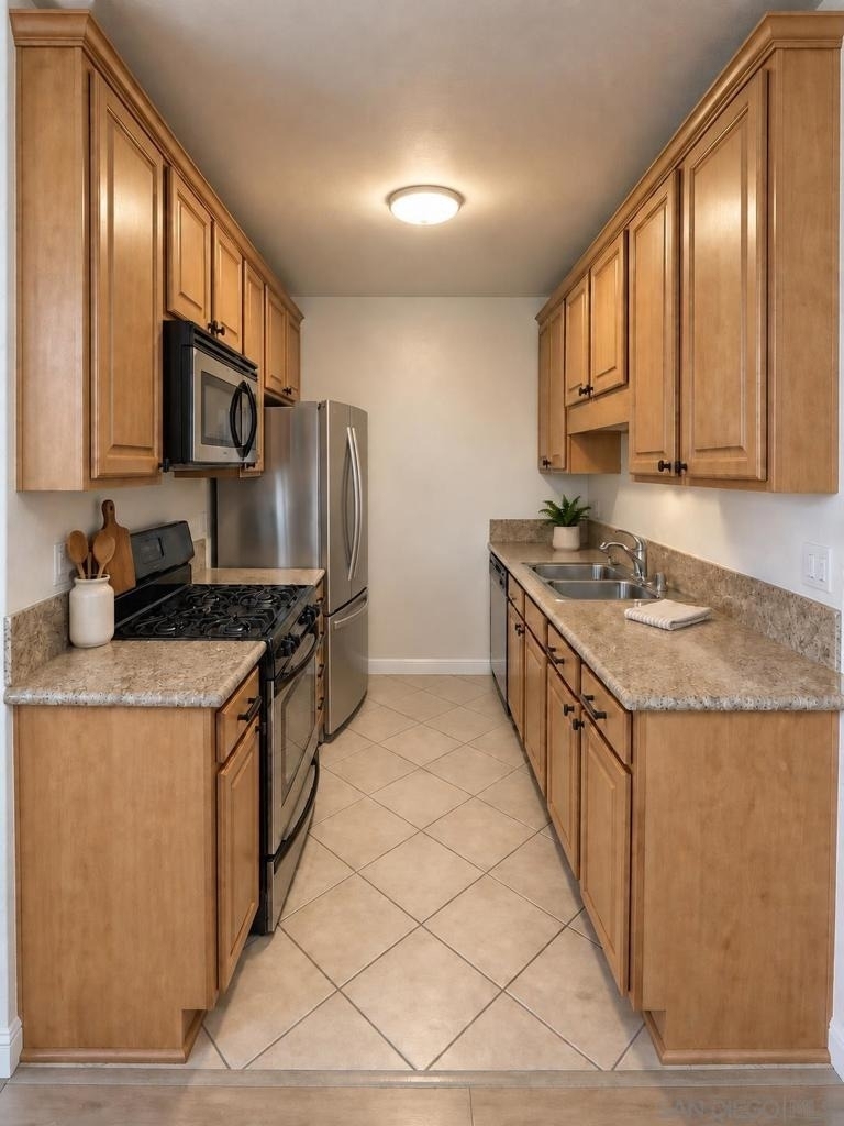 1351 Holly Ave - Photo 5