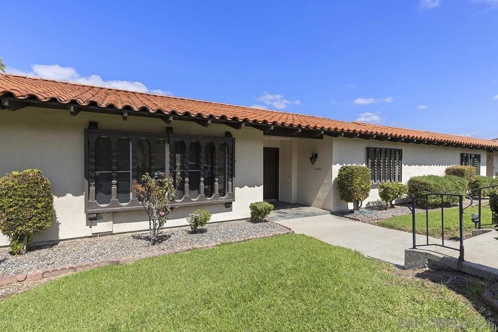 11988 Rancho Bernardo Rd - Photo 3